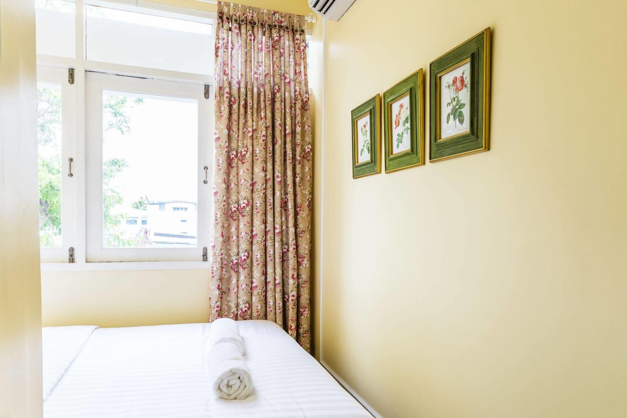 Vivit Hostel Bangkok Esterno foto